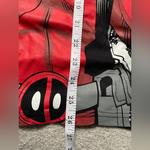 MARVEL DEADPOOL Black Red Graphic T Shirt in Medium - Picture 8 of 8